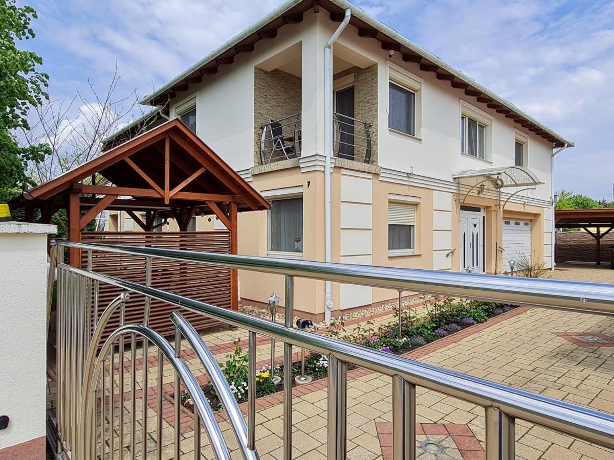 Elek Apartmanhaz Hajduszoboszlo Exterior photo