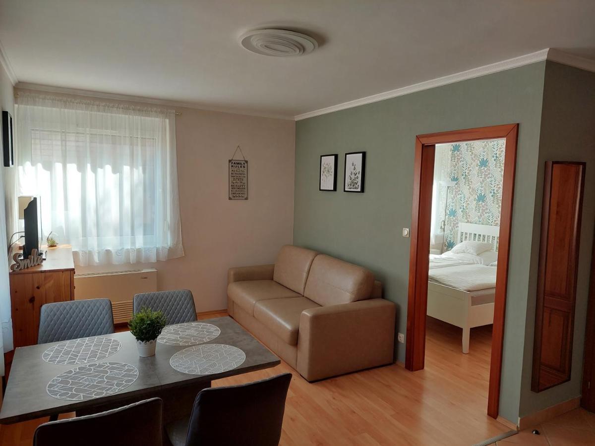 Elek Apartmanhaz Hajduszoboszlo Exterior photo