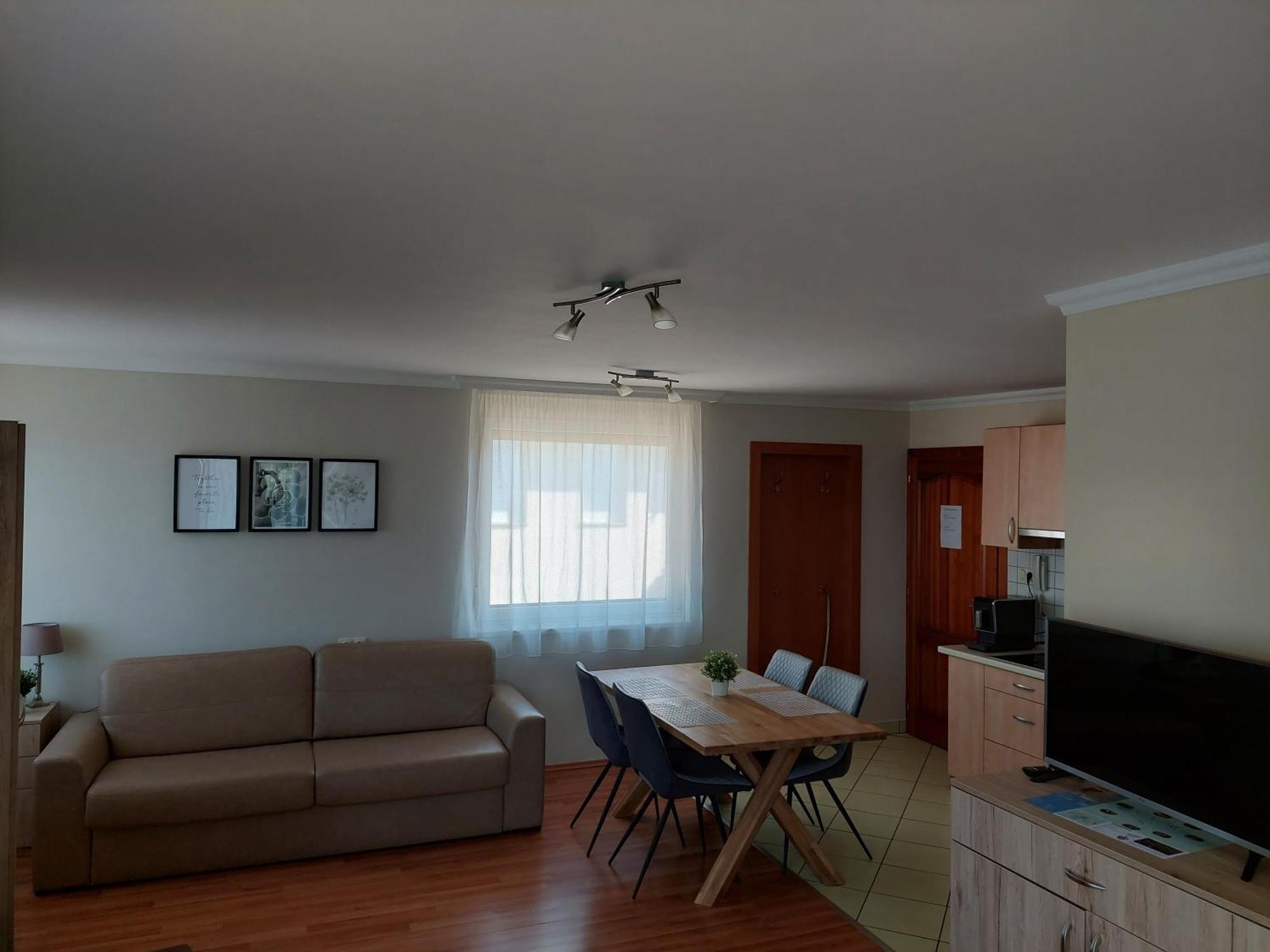 Elek Apartmanhaz Hajduszoboszlo Exterior photo