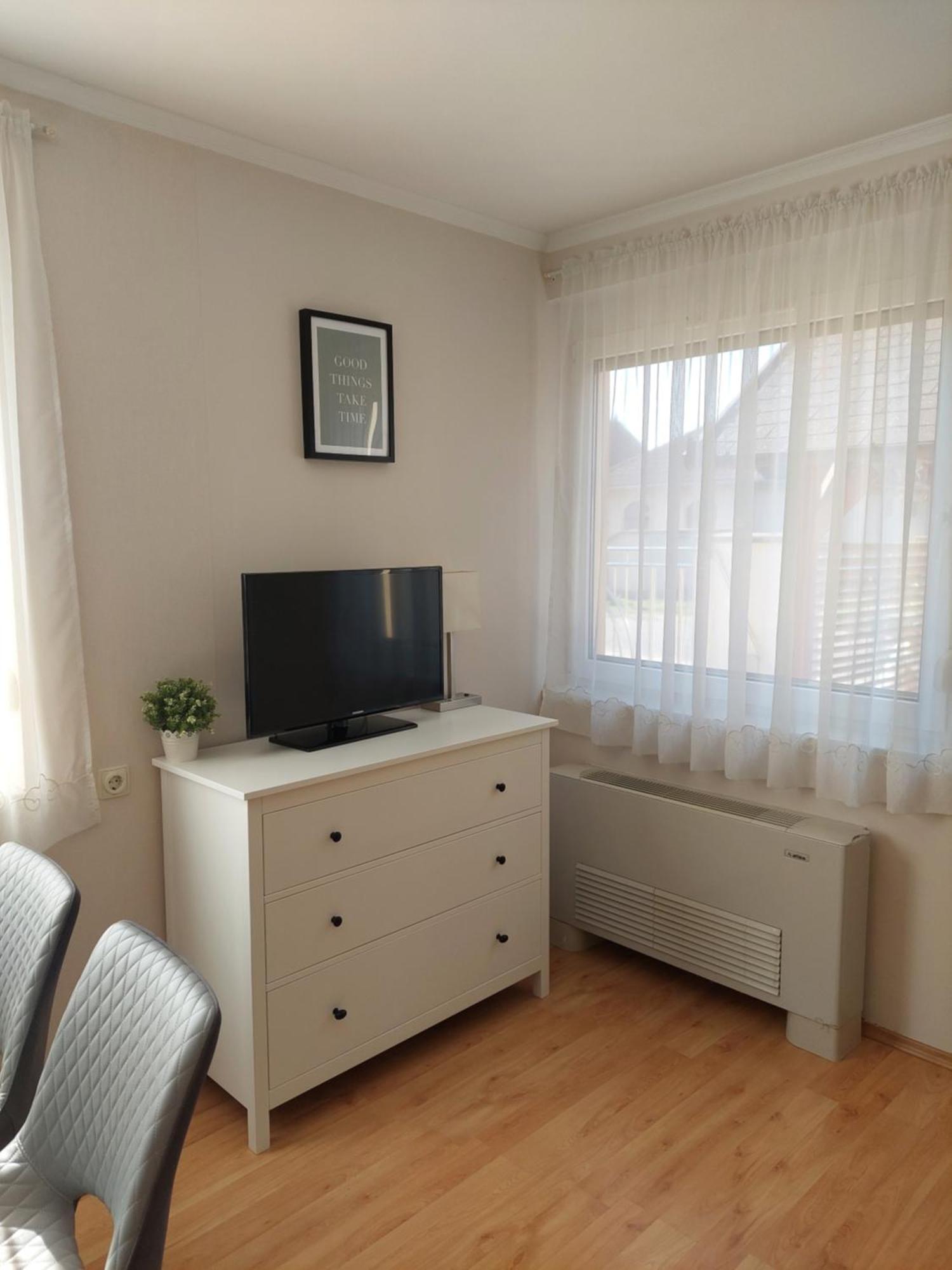 Elek Apartmanhaz Hajduszoboszlo Exterior photo